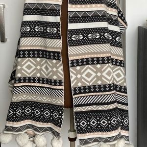 H&M Thick Pom Pom Scarf